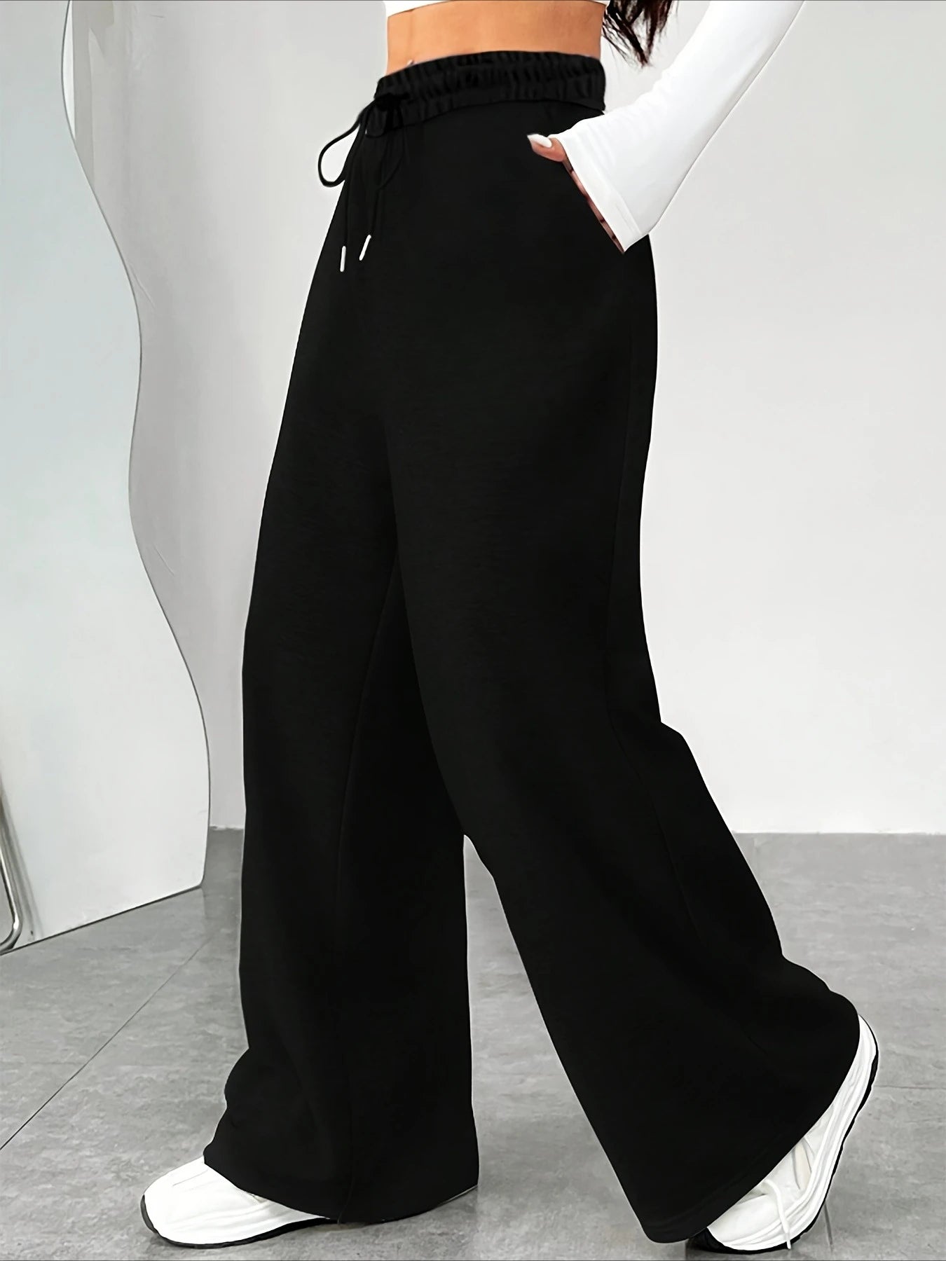 Women’s Wide-Leg Sweatpants
